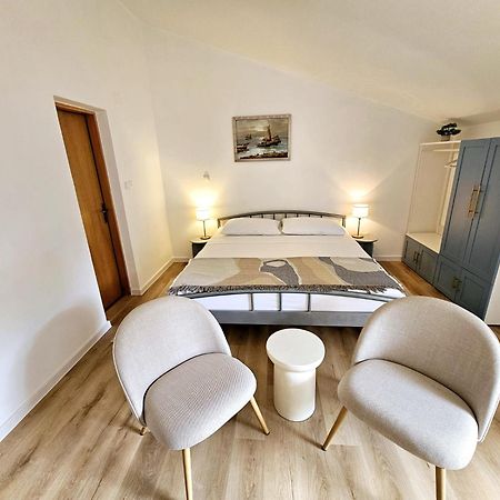 Pansion Ana Hotell Mali Lošinj Eksteriør bilde