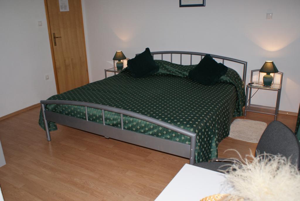 Pansion Ana Hotell Mali Lošinj Eksteriør bilde