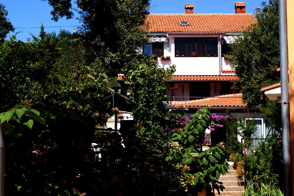 Pansion Ana Hotell Mali Lošinj Eksteriør bilde