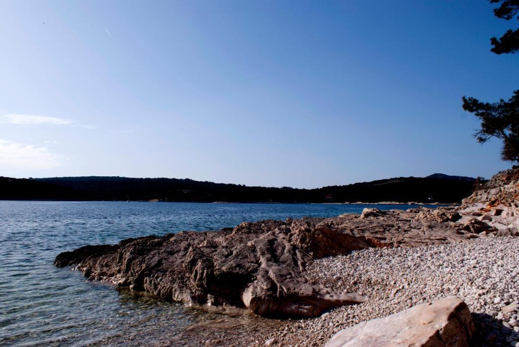 Pansion Ana Hotell Mali Lošinj Eksteriør bilde