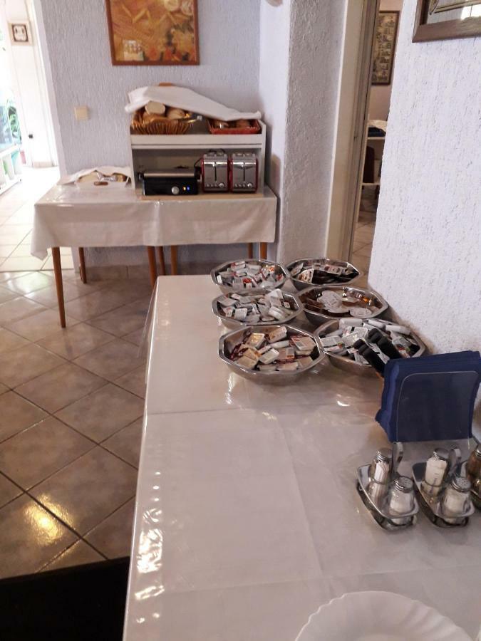 Pansion Ana Hotell Mali Lošinj Eksteriør bilde