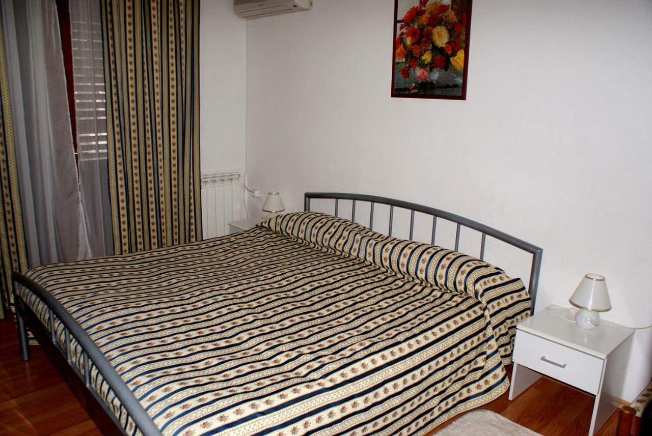 Pansion Ana Hotell Mali Lošinj Eksteriør bilde